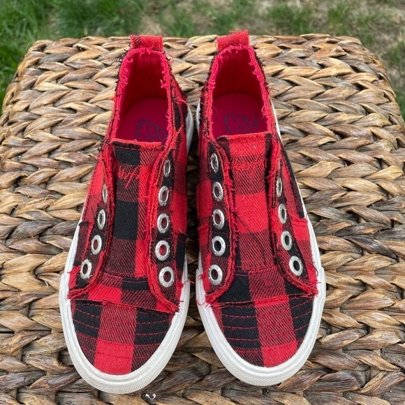 Kids Blowfish Malibu Red & Black Plaid Slip-on Laceless Sneakers. - Picture 4 of 9